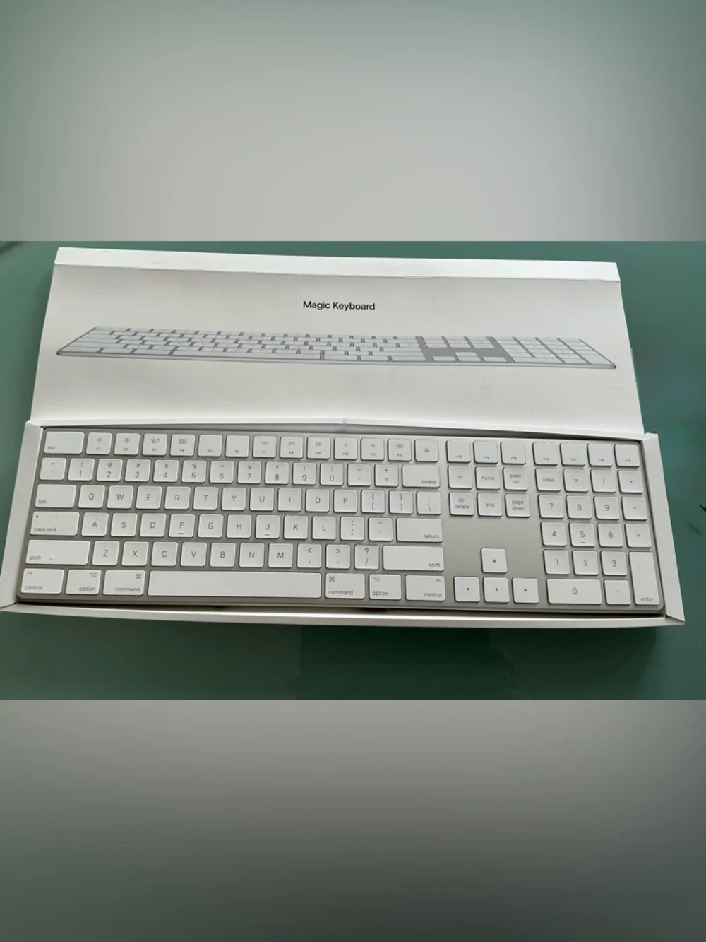 Apple Magic Keyboard - White and Silver New